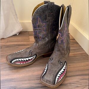 Women’s Tin Haul Man Eater Boots